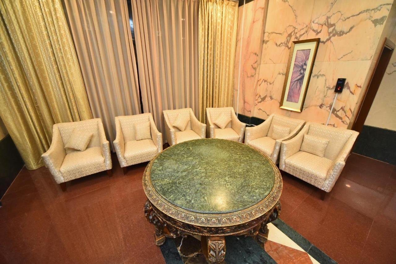Emirates Stars Hotel Apartments Sharjah Esterno foto