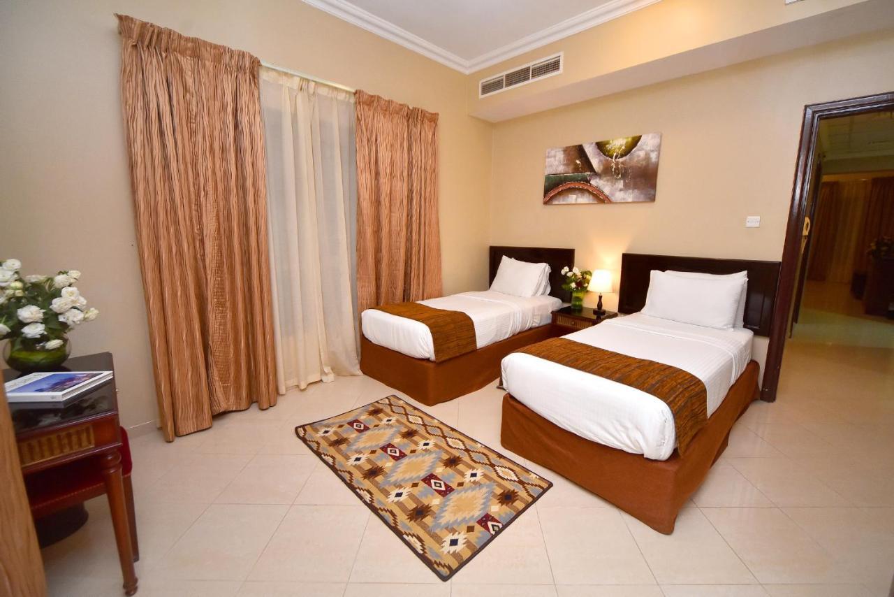 Emirates Stars Hotel Apartments Sharjah Esterno foto