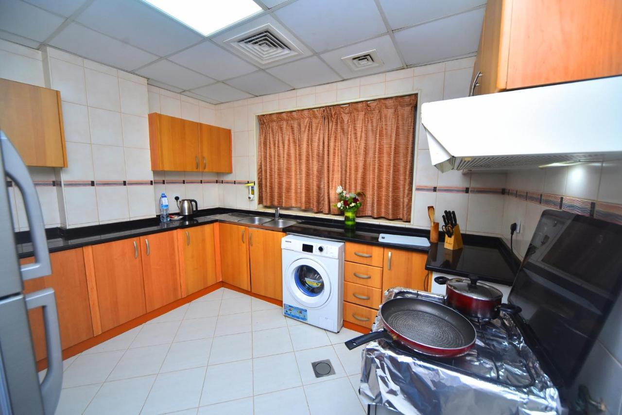 Emirates Stars Hotel Apartments Sharjah Esterno foto