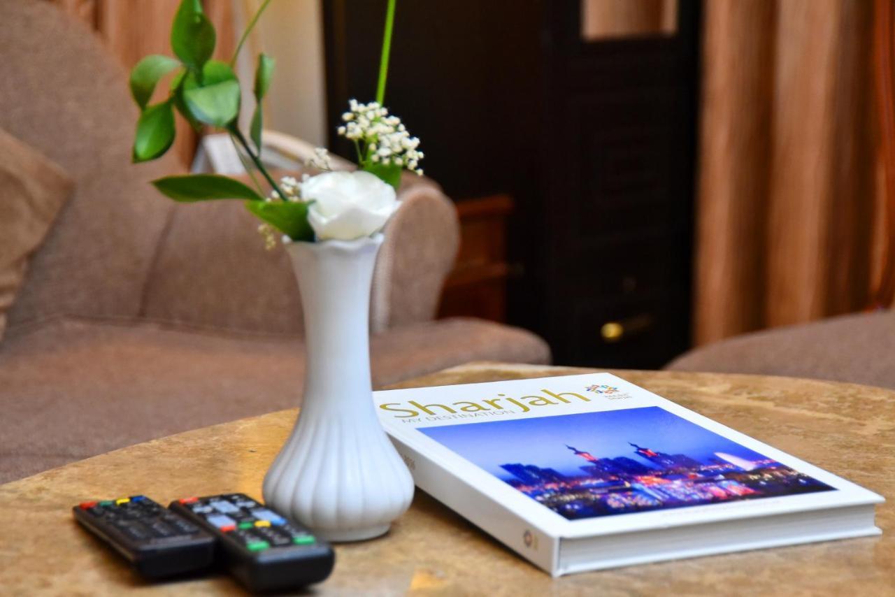 Emirates Stars Hotel Apartments Sharjah Esterno foto