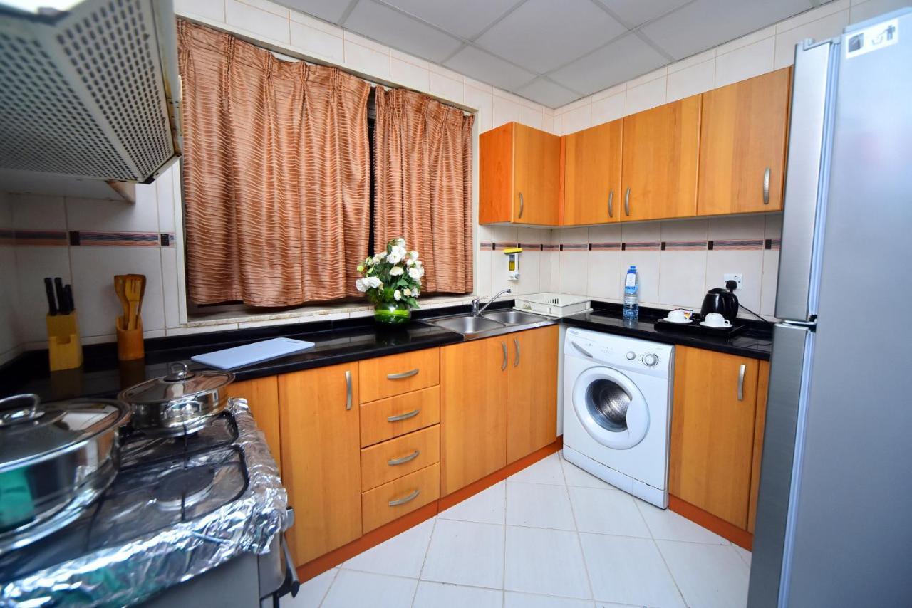 Emirates Stars Hotel Apartments Sharjah Esterno foto