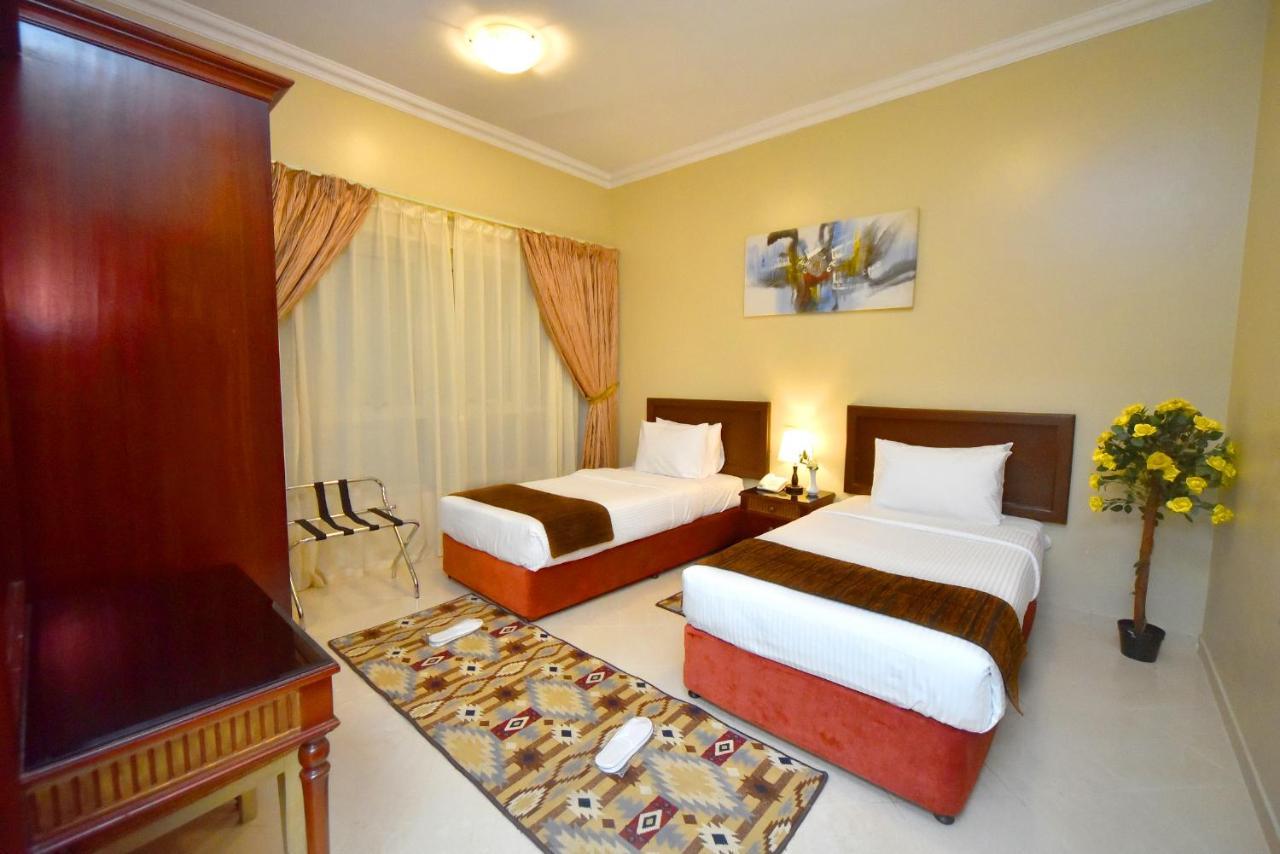 Emirates Stars Hotel Apartments Sharjah Esterno foto
