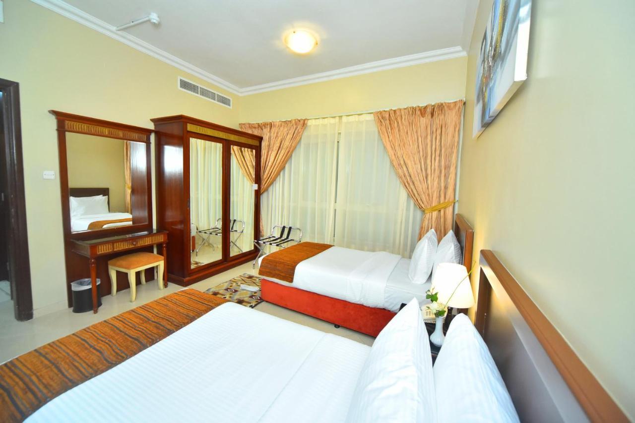 Emirates Stars Hotel Apartments Sharjah Esterno foto