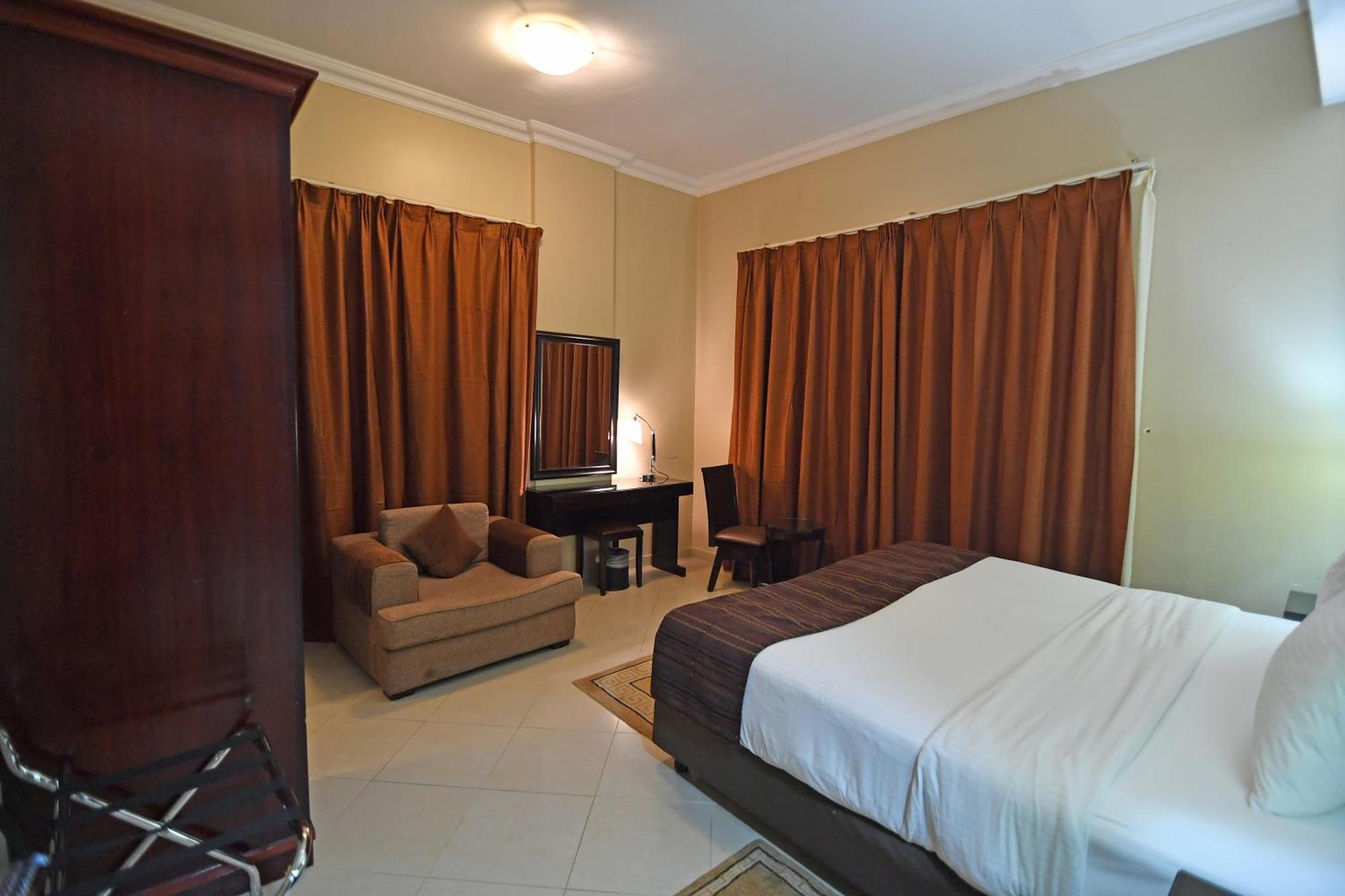 Emirates Stars Hotel Apartments Sharjah Esterno foto
