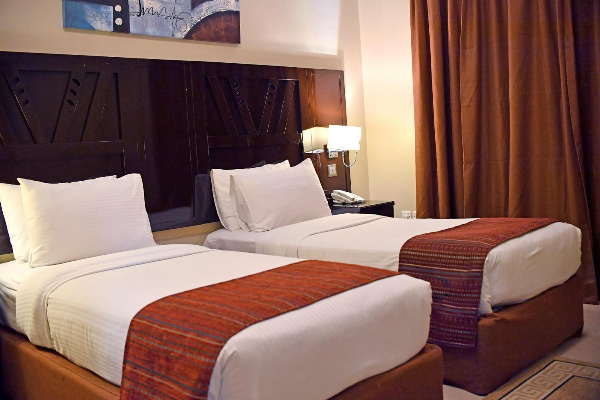 Emirates Stars Hotel Apartments Sharjah Esterno foto