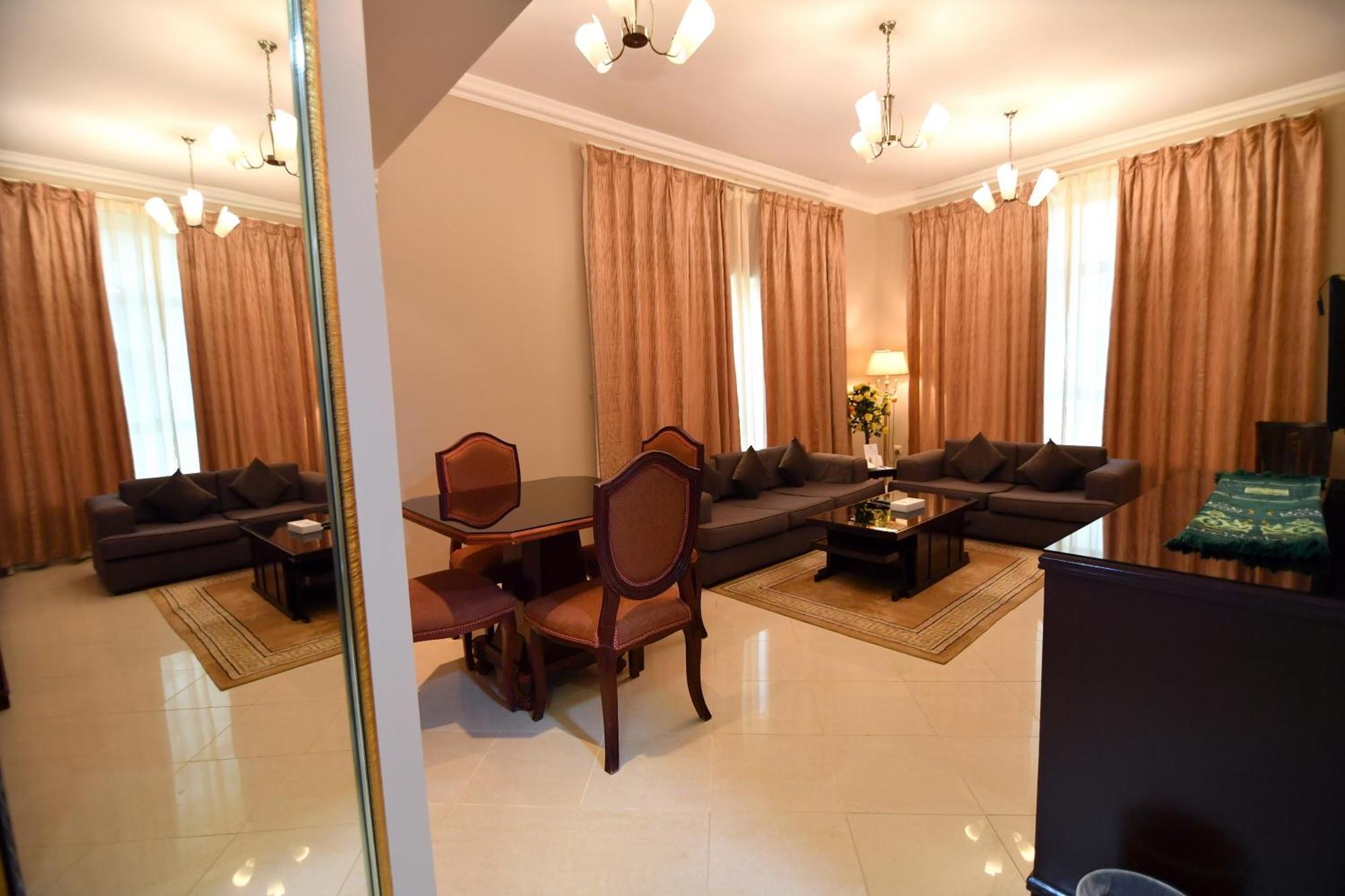 Emirates Stars Hotel Apartments Sharjah Esterno foto