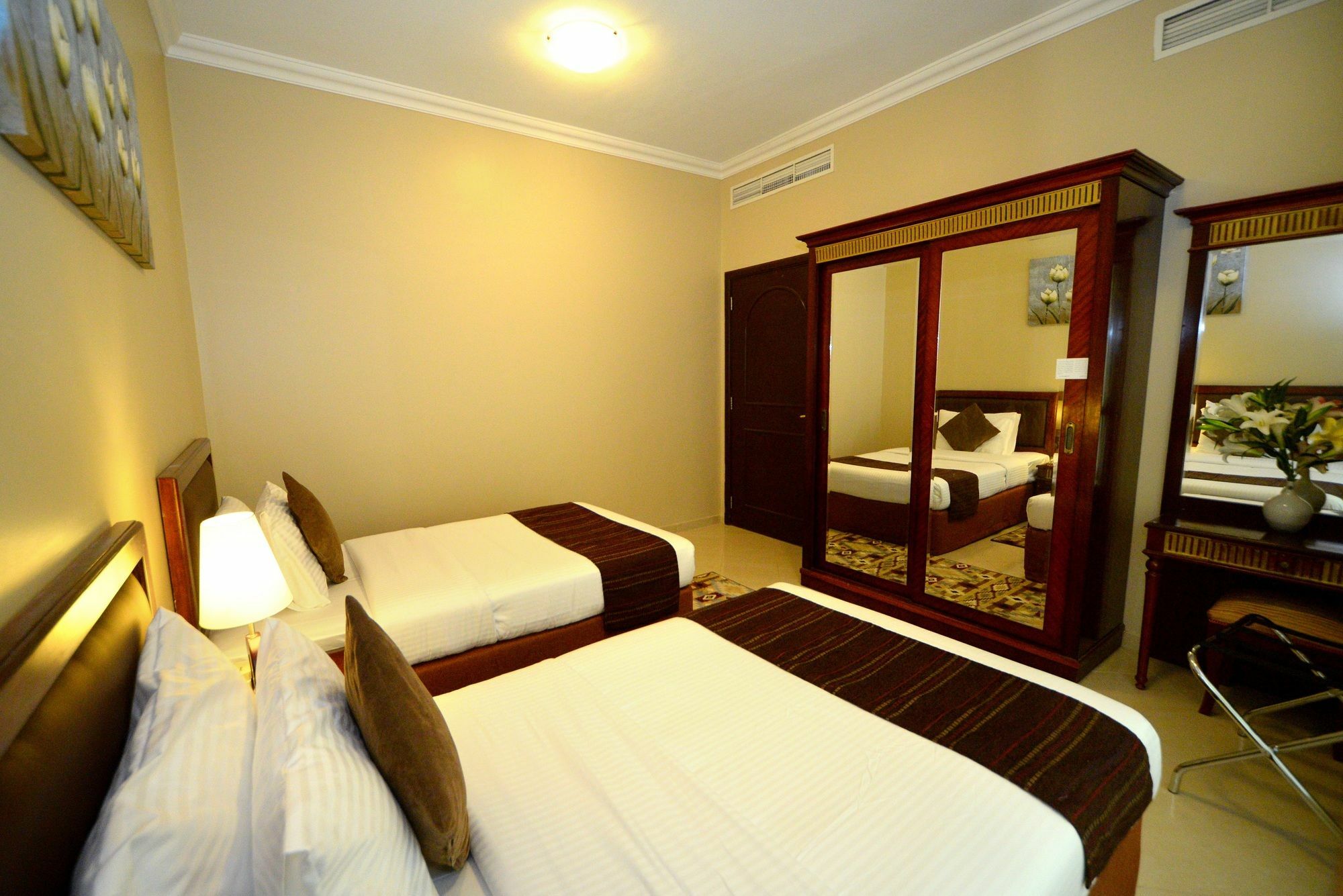 Emirates Stars Hotel Apartments Sharjah Esterno foto